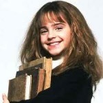 hermione-with-books